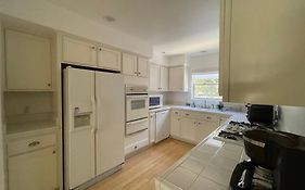 Charming Bright Traditional Home In Sherman Oaks